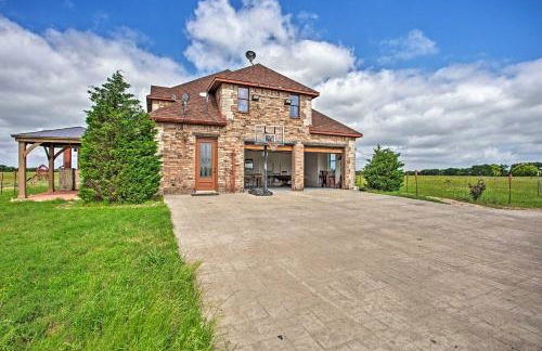 Home with Game Room and Fireplace 14 Mi to McKinney! - Foto 37