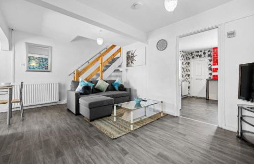 Cozy 3 bedroom house with free parking and near hospital - Foto 15