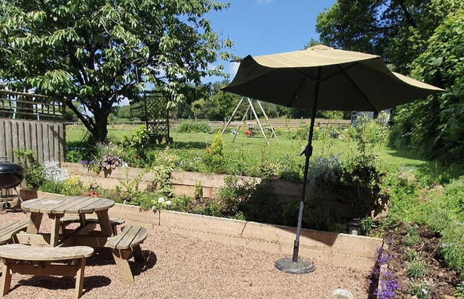 2 Bed Cottage - Sleeps 4 - Garden, Pets, Wifi - Foto 17