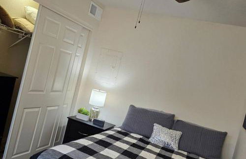 Cozy Updated Cove of Heaven, 5mins to Lake Hefner! - Photo 18