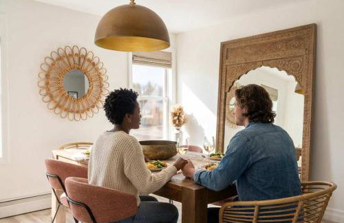 The Return to Self - Walk to Historic Downtown - Foto 24