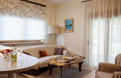 Anastasia's Kastoria Cozy Modern Garden Retreat - Foto 1