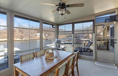 Lakefront Family Retreat w/ Views, Boat Slip - Foto 16