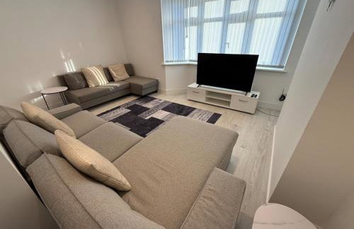 Luxury 4 Bedroom House in Harrow with Free Parking - Foto 4