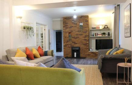 Lovely 5 Bedroom Home w Garden near Northampton - Photo 49