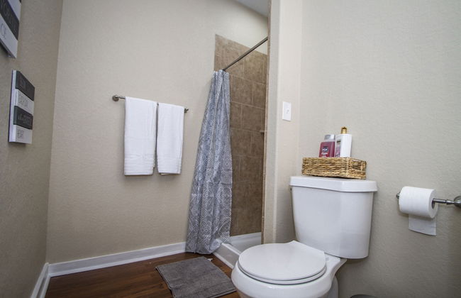 Renovated 2BR Near Downtown SA - Foto 23