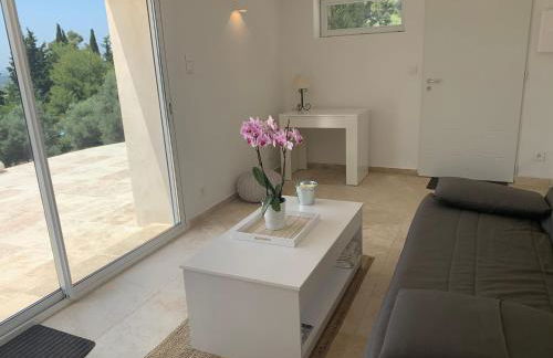 La Venturonne Appartement neuf Rez de jardin 45 m2 vue mer et vignes 10 mn des plages - Foto 8