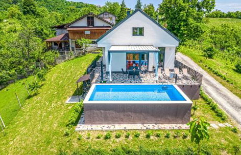 4 Bedroom Nice Home In Ivancici - Foto 13