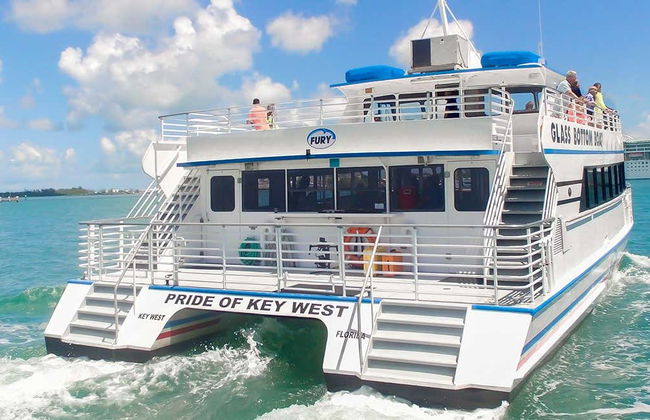 Passeio de barco com chão de vidro - Foto 1