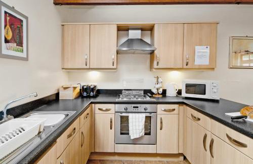 Hirst House - W41947 - Photo 3