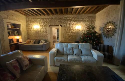 French Farmhouse Retreat with pool & superb views. - Foto 12