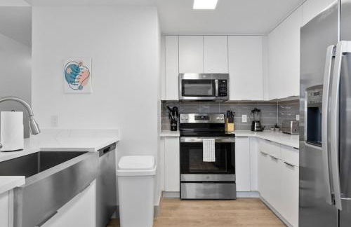 Stylish 4 Bed - 2 Mins to Stadium - Free Parking - Gym - Views - Foto 15