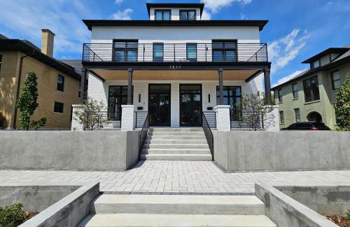 Extra Spacious 4 Bed / 4.5 Bath Music Row Home - Foto 9