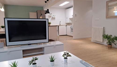 VISTAS MURALLA CENTRICO EN ZONA PEATONAL Wi-fi VUT LU 3270 - Foto 2