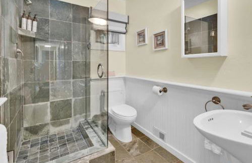 DoWNTOWN DeRBY-Hot Tub & Views - Foto 17