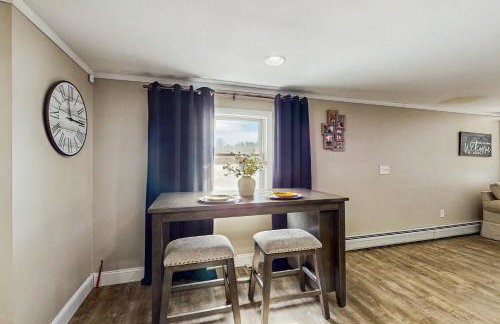 Close to Lake George! Couples Retreat with Pool - Foto 5