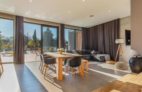 Gorgeous Home In Katuni With Wifi - Foto 18