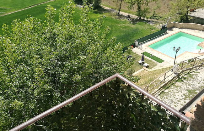 Portion of a Farmhouse With 30 Beds - 4 Apartments and 2 Rooms - Foto 30