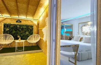 Private suite with jacuzzi sauna and garden - Foto 28