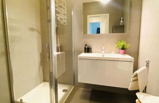 Large 3bedrooms with Terrace and Parking - Photo 20