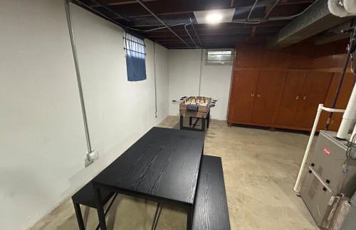 Spacious 3 Bedroom Home with Game Room and Parking - Foto 20