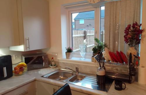 4 Bedroom Executive detached house, sleep 10, Garden, Ideal for Contractors, family and group, by home away at Ideal home & cottage - Foto 11