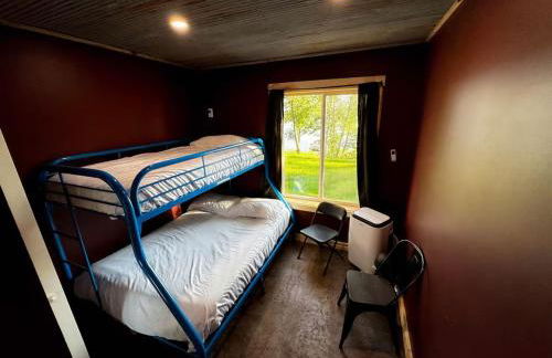 Designer Lake Cabin- HotTub, Sauna & Massage Chair - Foto 18