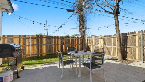 1BD 1BA Stylish Arlington Home w Backyard - Foto 3