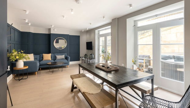 Former Wine Vaults with Hot Tub & Private Courtyard - Foto 3, Habitación