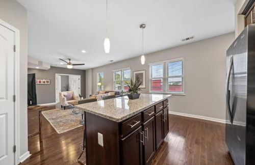 Classy 2BR Condo Near City Centre - OTR, UC, Zoo - Foto 16