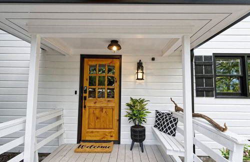 Stylish Lake Hs w/ hot tub: Walk to Blk Mtn Shops - Foto 19