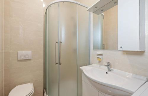 Simplistic Apartment in Neviđane near Sea Beach - Foto 30