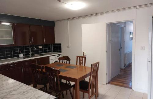 5 Bedroom House in Romford - Foto 6