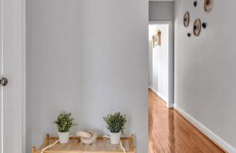 2BR Farmhouse Apt Near Everything - 2nd Floor - Foto 9