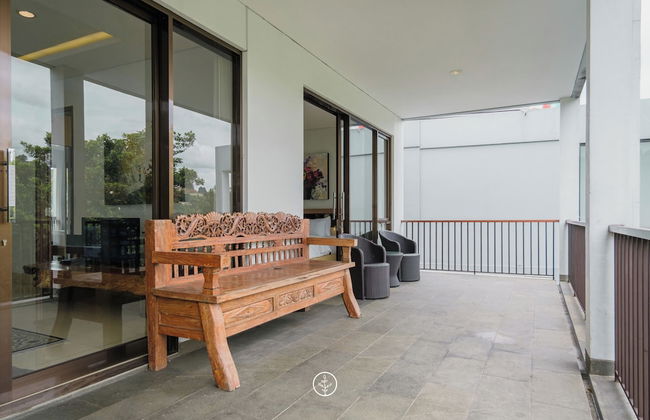 Mentari Hill View 8 BR heated pool and movie room - Photo 25