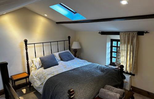 Coed Y Ddraig - themed 3 bedroom cottage, with bar & pool table - Photo 26