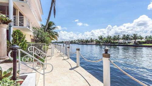 Luxury Waterfront Boca with Pool, Hot Tub and Boat Views - Foto 5