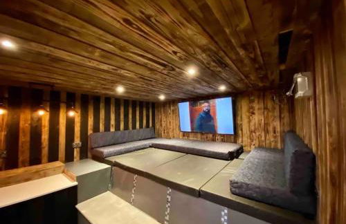 Luxury Accom with Amazing Views over Rudyard Lake - Photo 33