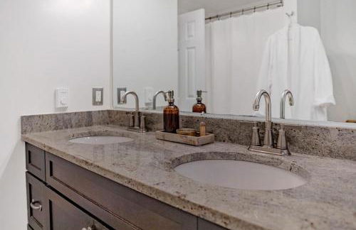 Game Day Haven With Bar & Deck - Foto 19