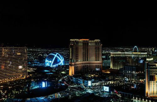 TRUMP 56th Floor - Sphere and Strip View - No Resort Fees - Photo 15