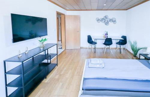 ALFA Stuttgart 3 Zimmer 6 Betten Apartment Zuffenhausen Porsche Bosch BZ WLAN EBK WM - Foto 2