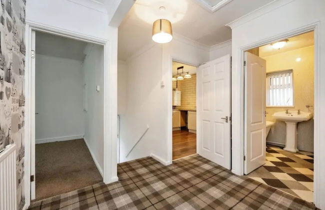 Crynallt Road Apartment - Neath - Photo 1