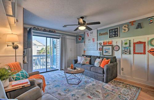 Eclectic Condo with Balcony 1 Block to Beach! - Foto 5