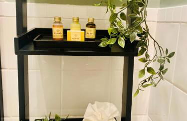 The Fifth Quarters, Grade II Listed Apartment, The Lace Market, NG1, City Centre, Nottingham, Sleeps 4 - Photo 22