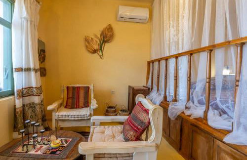 The Lookout in Mirsini - Roof Terrace - AC - WIFI - Foto 12