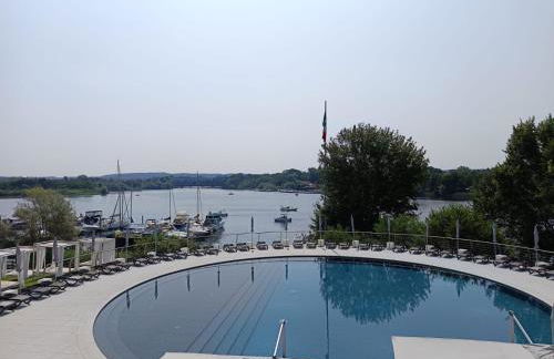 NEON Bigigio House Boat - Foto 3