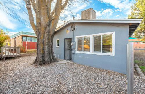 Walk to Old Town - Cozy Restored Cottage - Foto 40