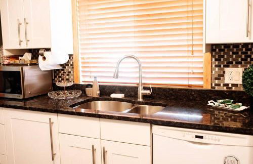 Spacious Five-Bedroom Bliss - Foto 31