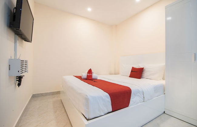 RedDoorz Plus near Tan Dinh Market 2 - Photo 26
