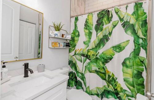 5BR Serenity Tampa Pool and Hot tub - Foto 16